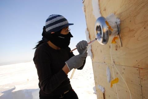 Measuring molecular chlorine in the Arctic atmosphere